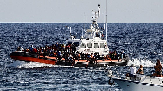 Bruselas plantea que los países europeos puedan envíar migrantes a centros de deportación fuera de la UE