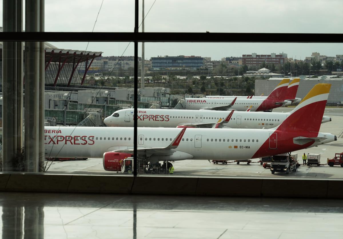 Varios aviones en el aeropuerto Adolfo Suárez Madrid Barajas.