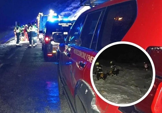 Efectivos de emergencias, anoche en el lugar del accidente.