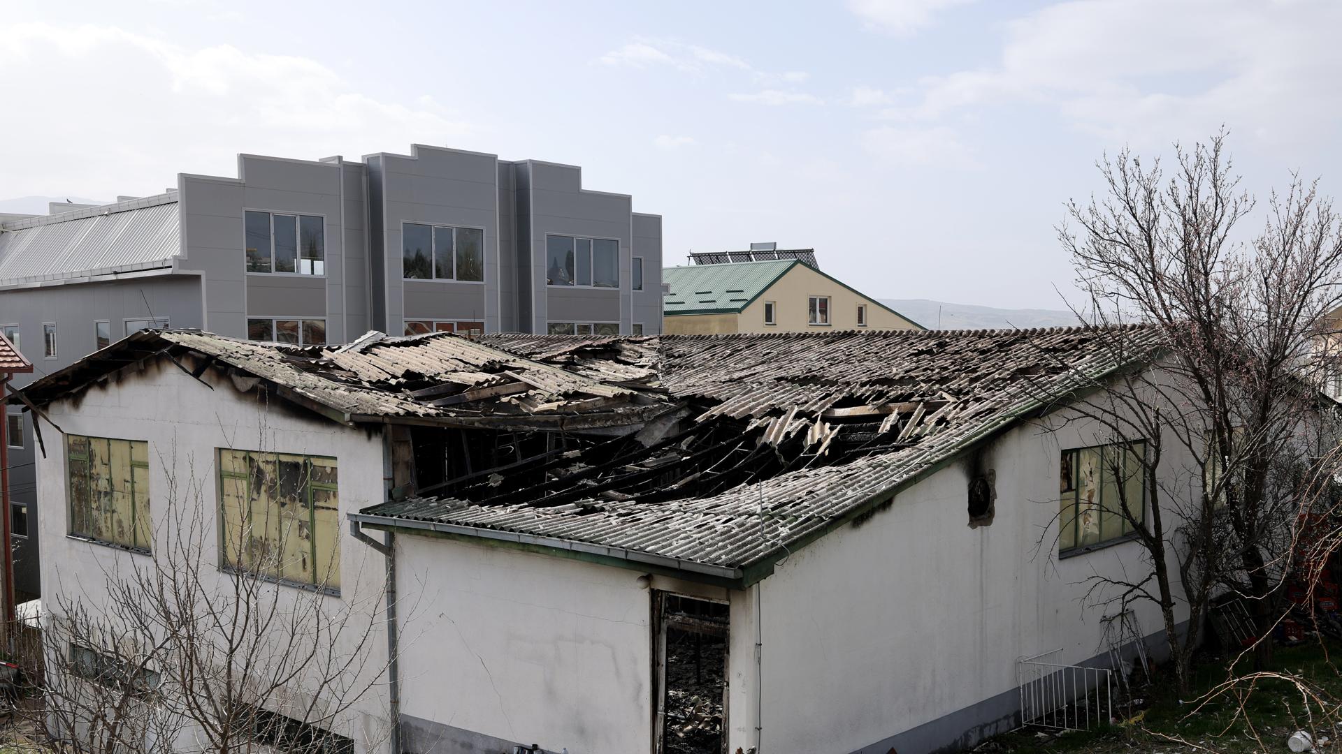 Makedonya del Norte'de bir diskoda ateş elliden fazla ölü bırakıyor