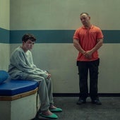 Owen Cooper y Stephen Graham, como Jamie y Eddie Miller, en 'Adolescencia'.