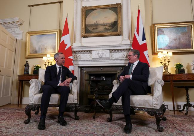 Carney con el primer ministro británico, Keir Starmer.