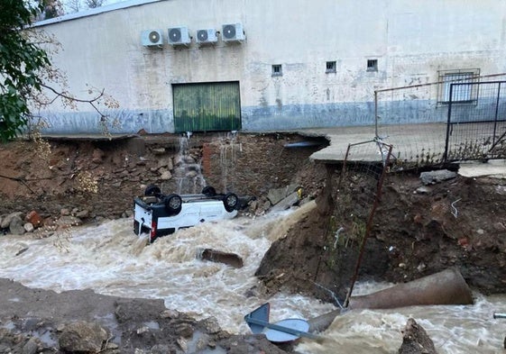 La rotura de una balsa ha provocado numerosos destrozos en Extremadura