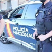 Un agente de Policía.