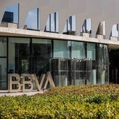 Fachada de la sede corporativa del BBVA en Madrid, en una imagen de archivo.