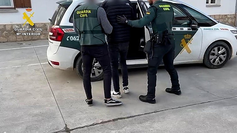 Detenidos cuatro menores por intentar matar a machetazos a un joven
