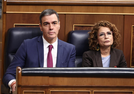 El presidente del Gobierno, Pedro Sánchez y la vicepresidenta, María Jesús Montero