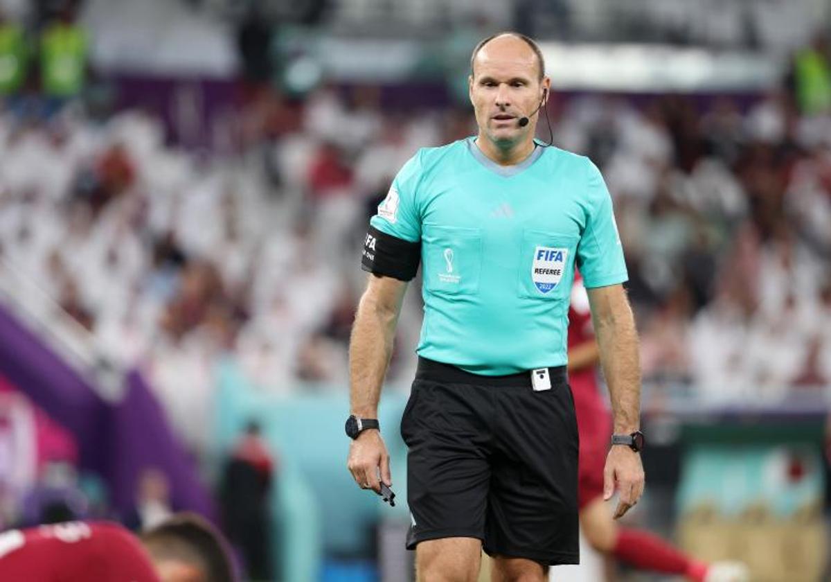 Mateu Lahoz during a match as a referee