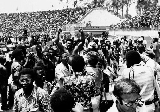 Foreman celebra en octubre de 1974 el campeonato mundial de peso pesado.