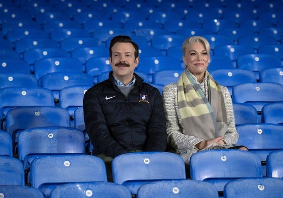 Jason Sudeikis y Hannah Waddingham, en 'Ted Lasso'.