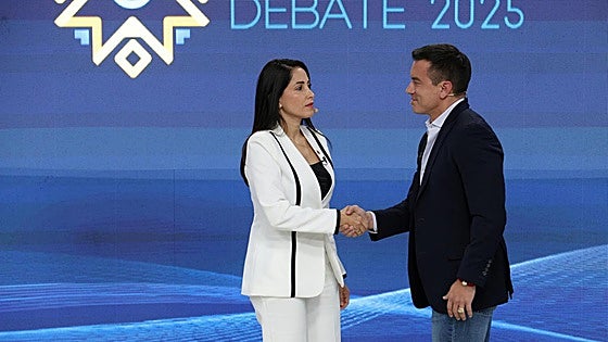 Noboa y González se enzarzan en acusaciones en el primer debate para las elecciones de Ecuador