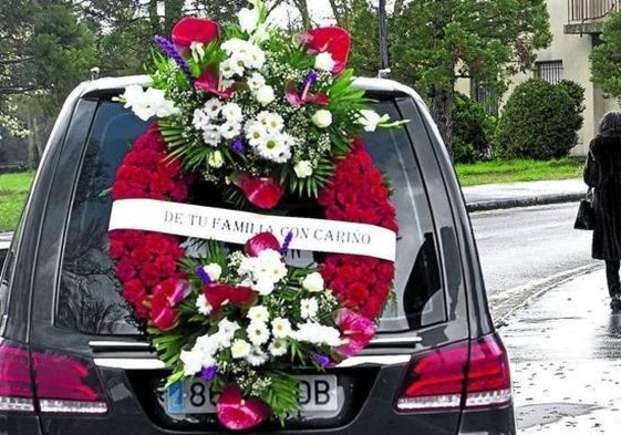 Carlos, el «falso franciscano» que celebra funerales en los tanatorios de Bilbao