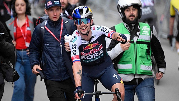 Roglic responde a Ayuso y es el nuevo líder de la Volta