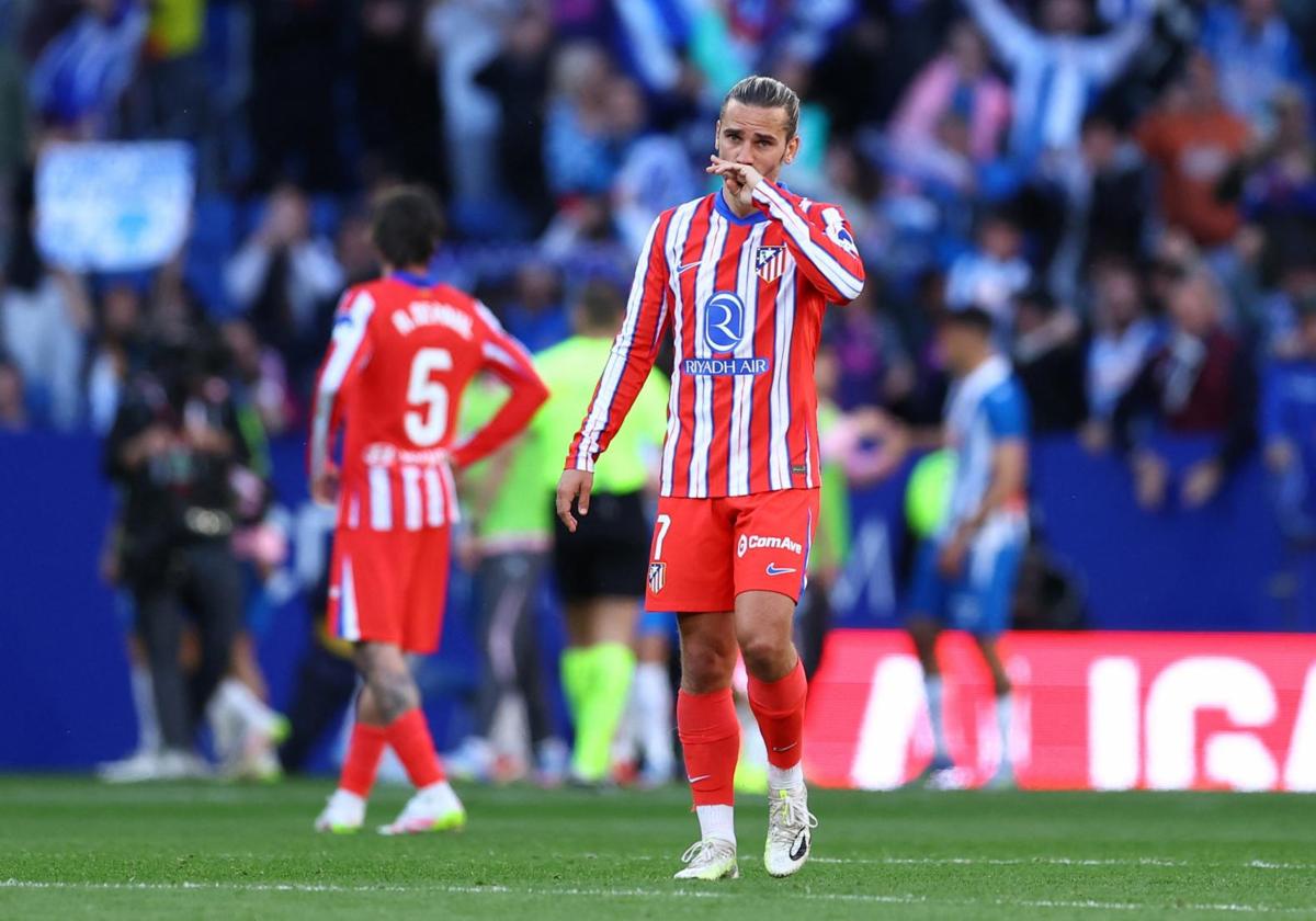 Antoine Griezmann laments after Espanyol's goal, scored by Puado.