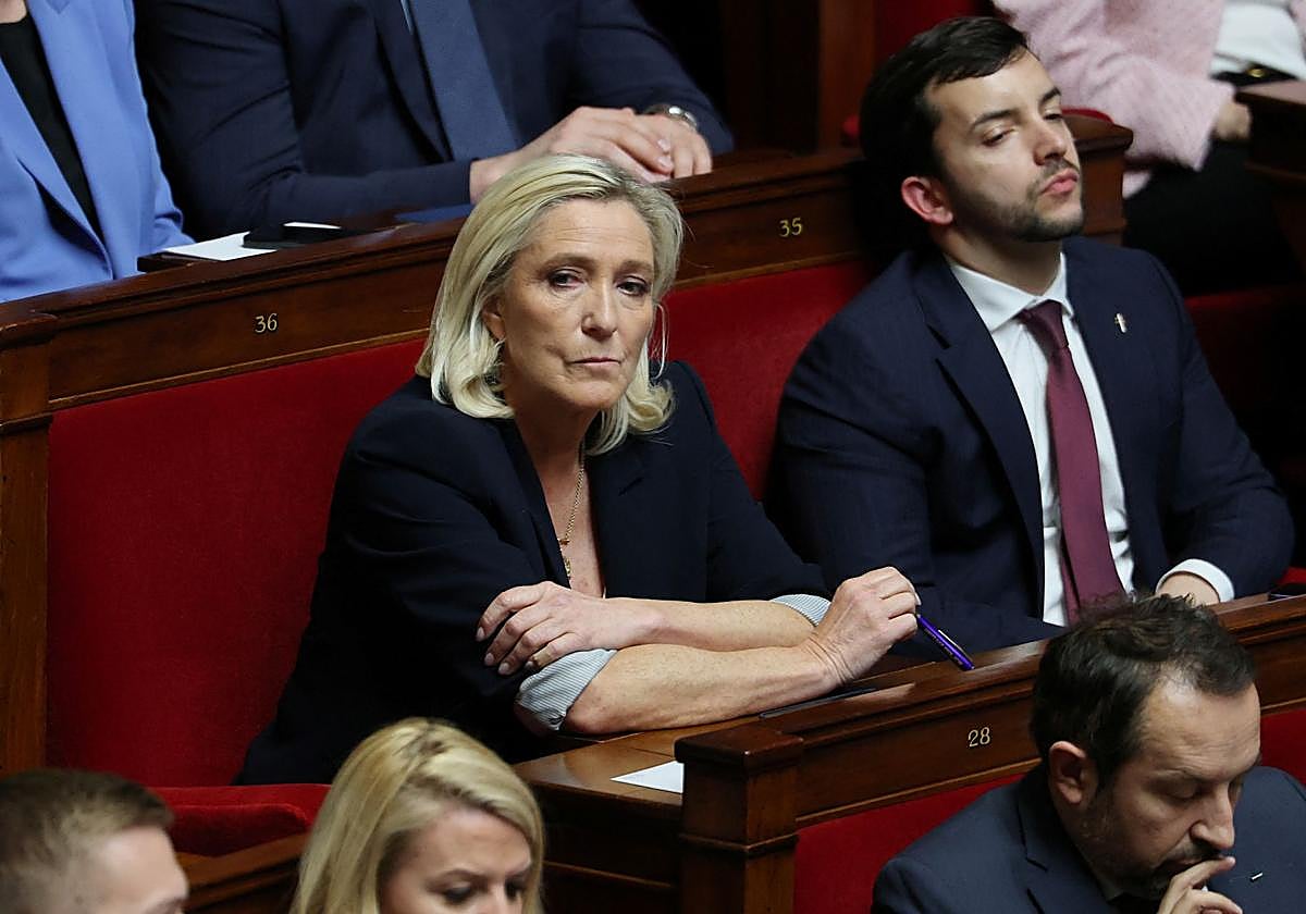 Marine Le Pen, que mantiene su escaño, participó el martes en la sesión de preguntas al Gobierno francés en la Asamblea Nacional.
