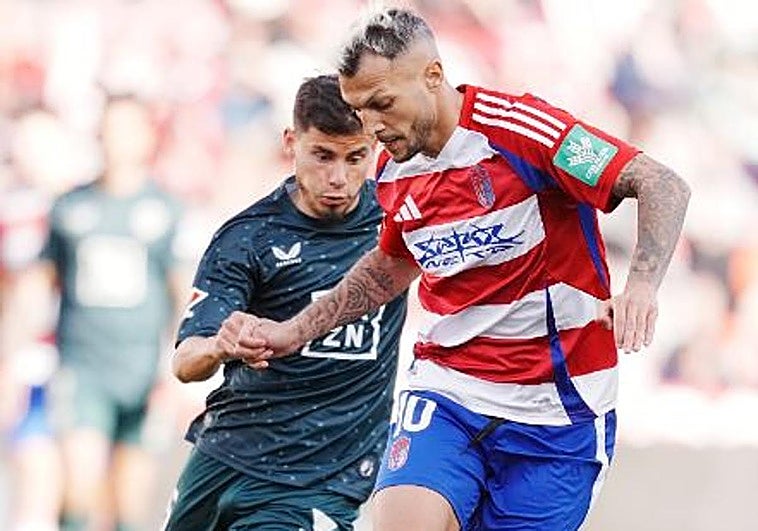 El Granada se hace fuerte ante el Almería y le pisa los talones