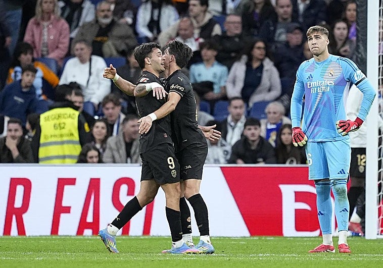 El Real Madrid da otro paso atrás ante el Valencia