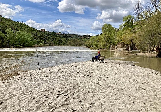 La playa de Toledo surgida tras las últimas lluvias.