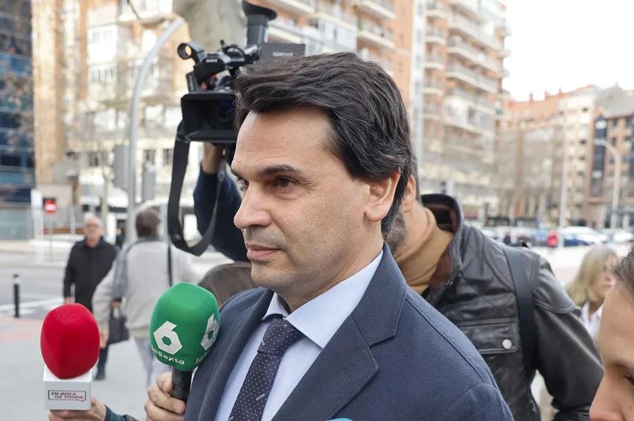 González Amador