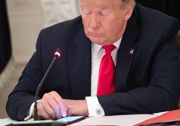 Trump exime de aranceles a los móviles y ordenadores importados de China
