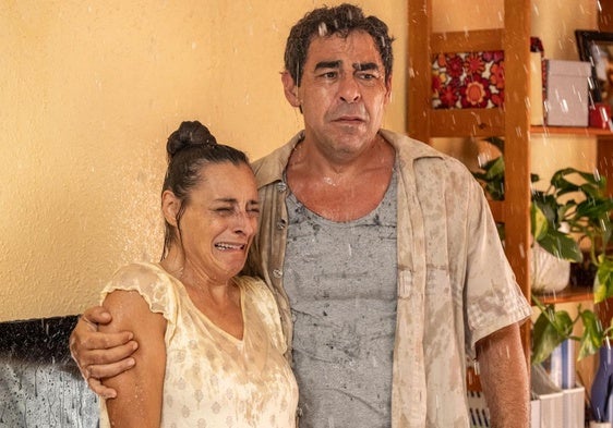 Raquel Guerrero y Pablo Chiapella combaten el tórrido verano madrileño en 'El casoplón'.