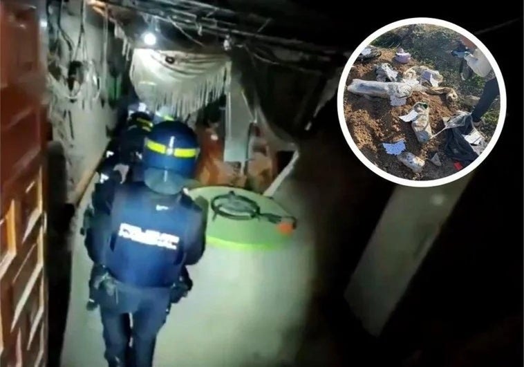 Agentes accediendo a la galería de tiro clandestina. A la derecha, parte del material incautado