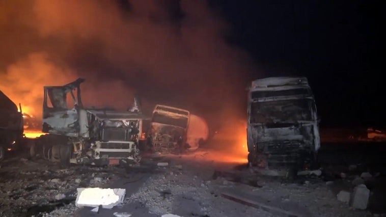 EE UU golpea el petróleo de los hutíes y causa 74 muertos y 171 heridos tras arrasar un puerto en Yemen