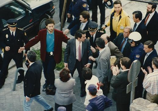 José María Aznar, instantes después del atentado.