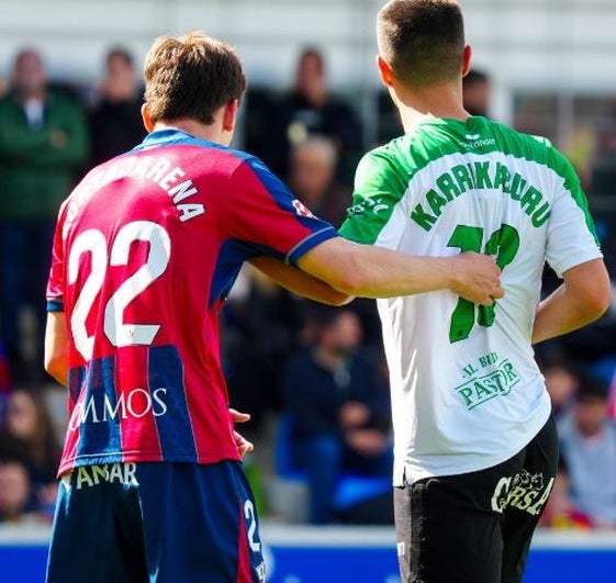 El Racing remonta en Huesca y mete presión a los primeros clasificados