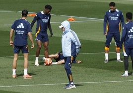 Ancelotti supervisa el último entrenamiento del Real Madrid antes del partido ante el Athletic.