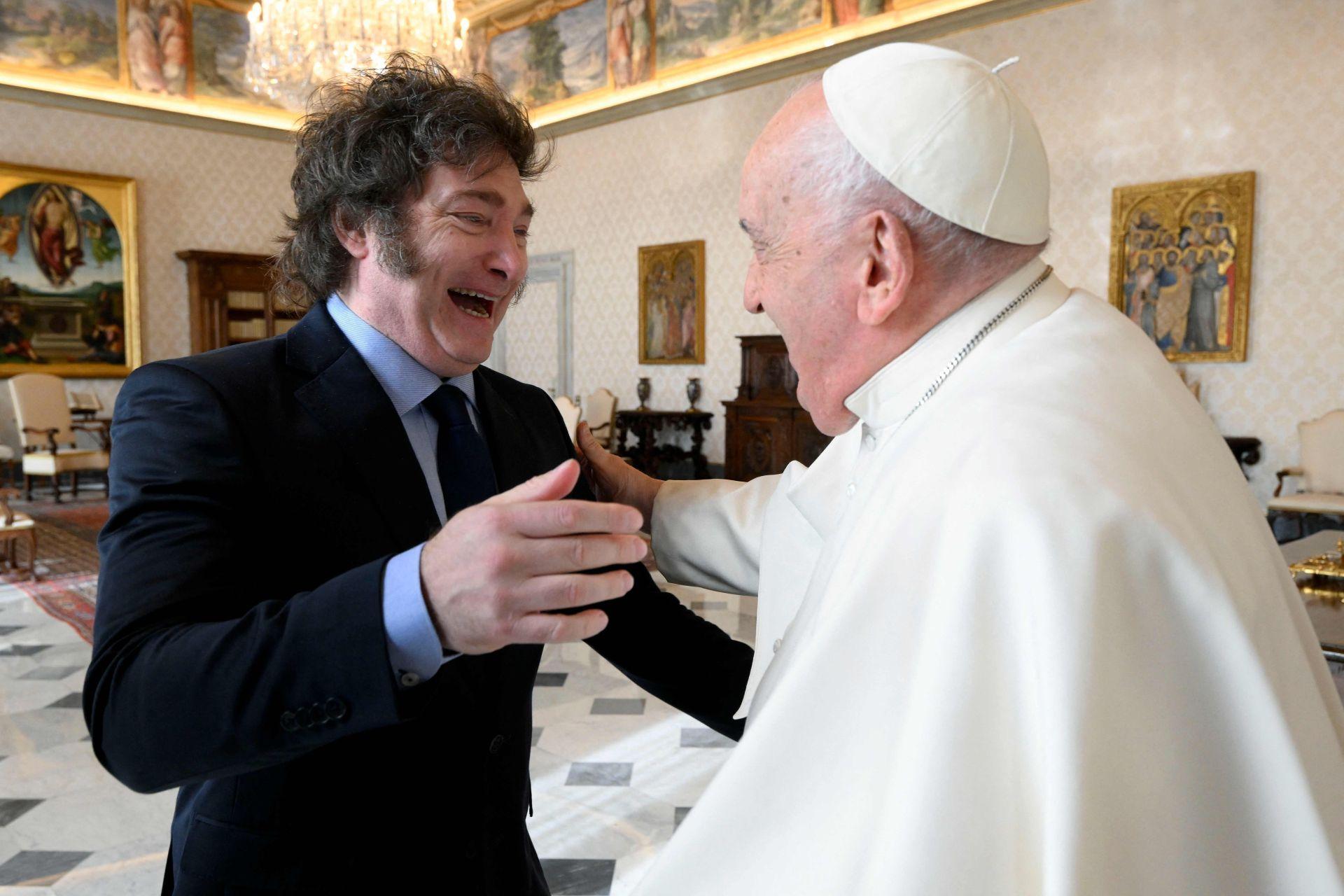 El papa Francisco durante una audiencia privada con el presidente argentino Javier Milei en el Vaticano.