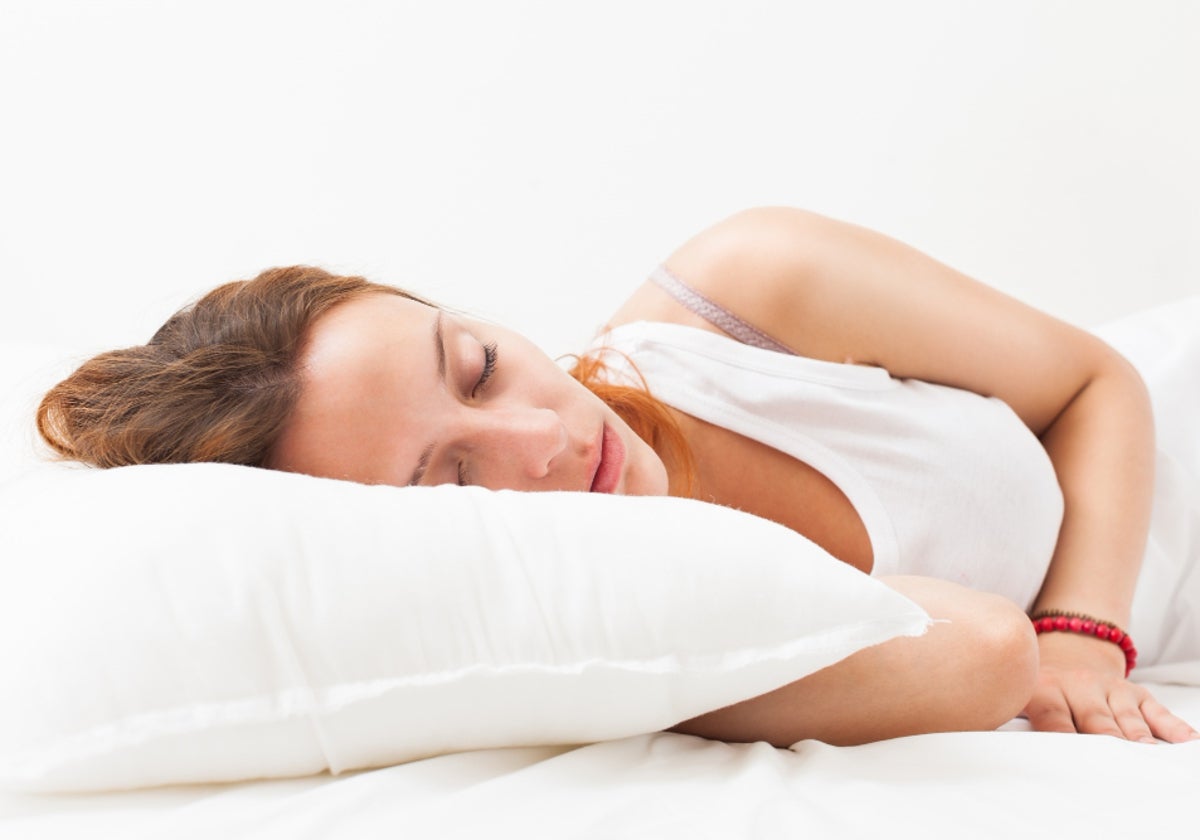 Duerme del tirón y deja dormir a los tuyos con esta almohada antirronquidos