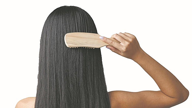 Así se peina el pelo para lucir melenaza (y el cepillo es más importante de lo que crees)