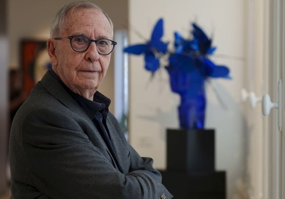 Manilo Valdés en la sede de su galería en Madrid.