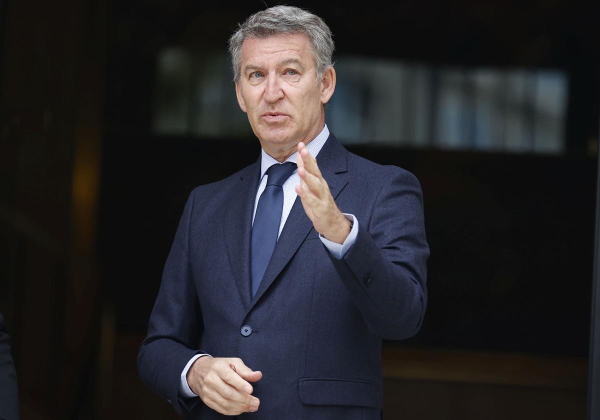 Alberto Núñez Feijóo, sale de la Nunciatura Apostólica este martes.
