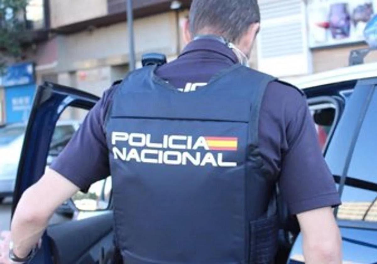 Un agente de la Policía Nacional.