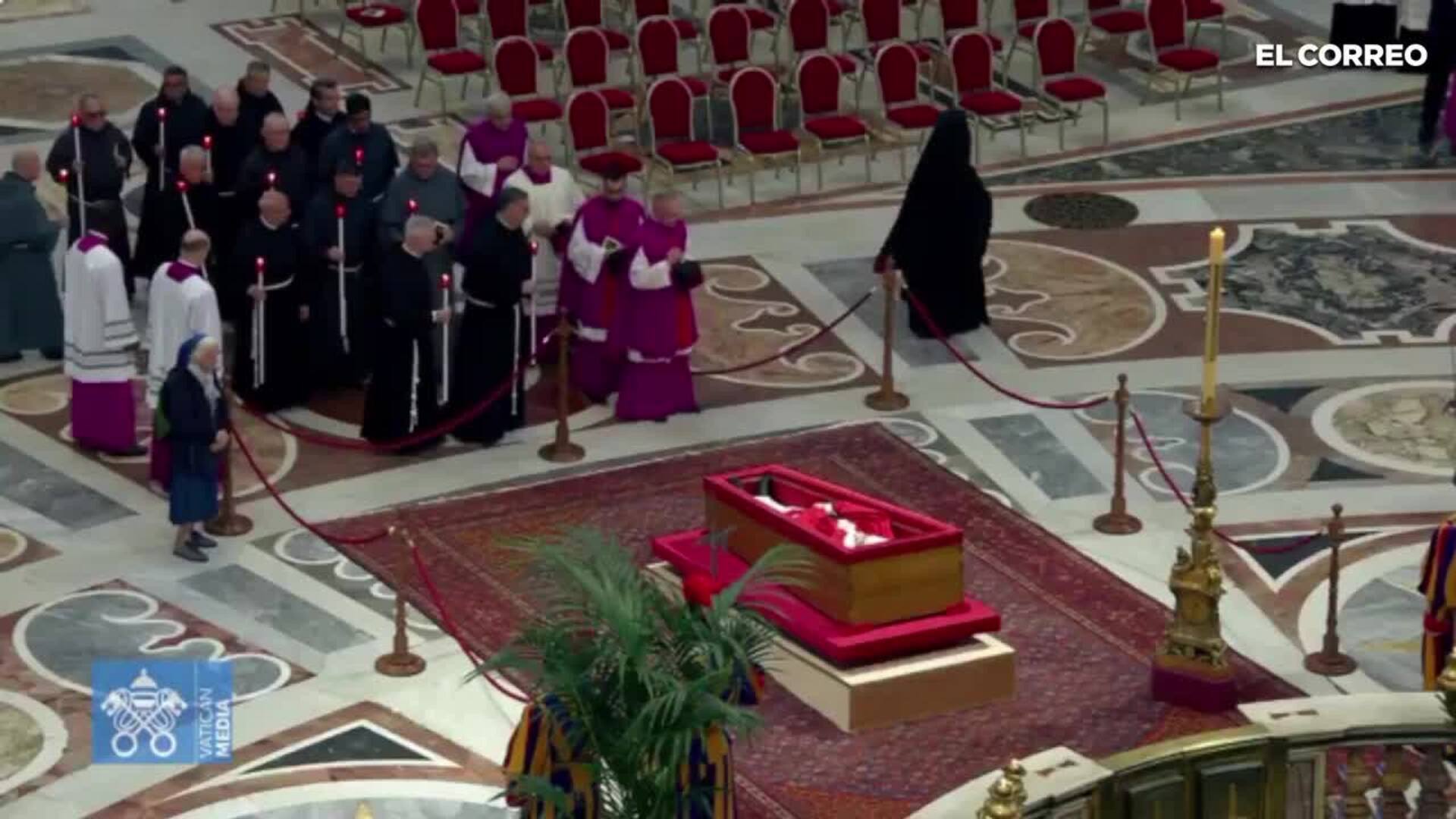 La monja amiga del Papa que se ha saltado el protocolo para despedirle