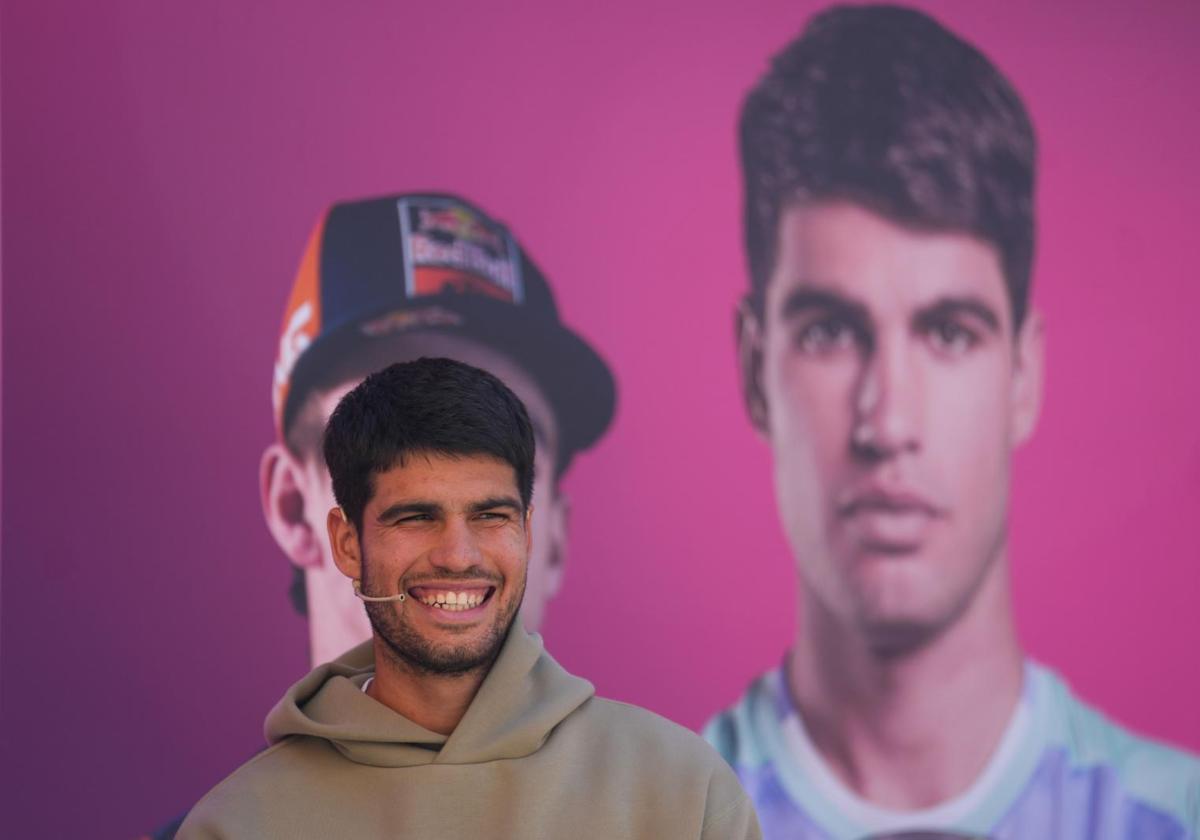 Carlos Alcaraz, este miércoles en la Plaza de Callao en Madrid.
