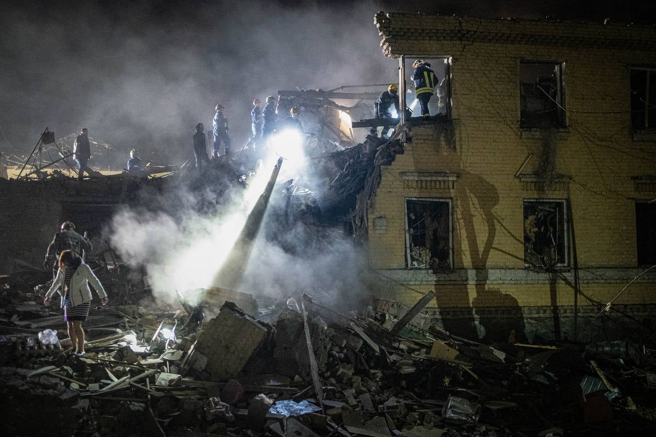 Las terribles imágenes del bombardeo ruso sobre Kiev