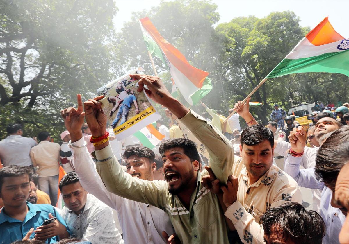 Protestas en Nueva Delhi tras el ataque ocurrido en el sur de Cachemira.