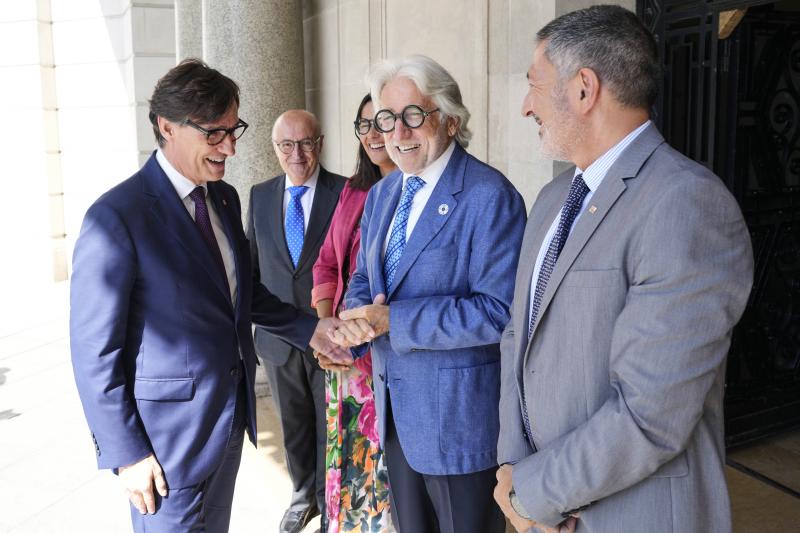 Salvador Illa, presidente de gobierno catalán, y el presidente de la patronal catalana Foment del Treball, Josep Sánchez Llibre.