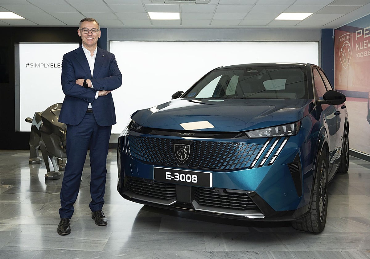 El consejero delegado de Peugeot, Alain Favey.