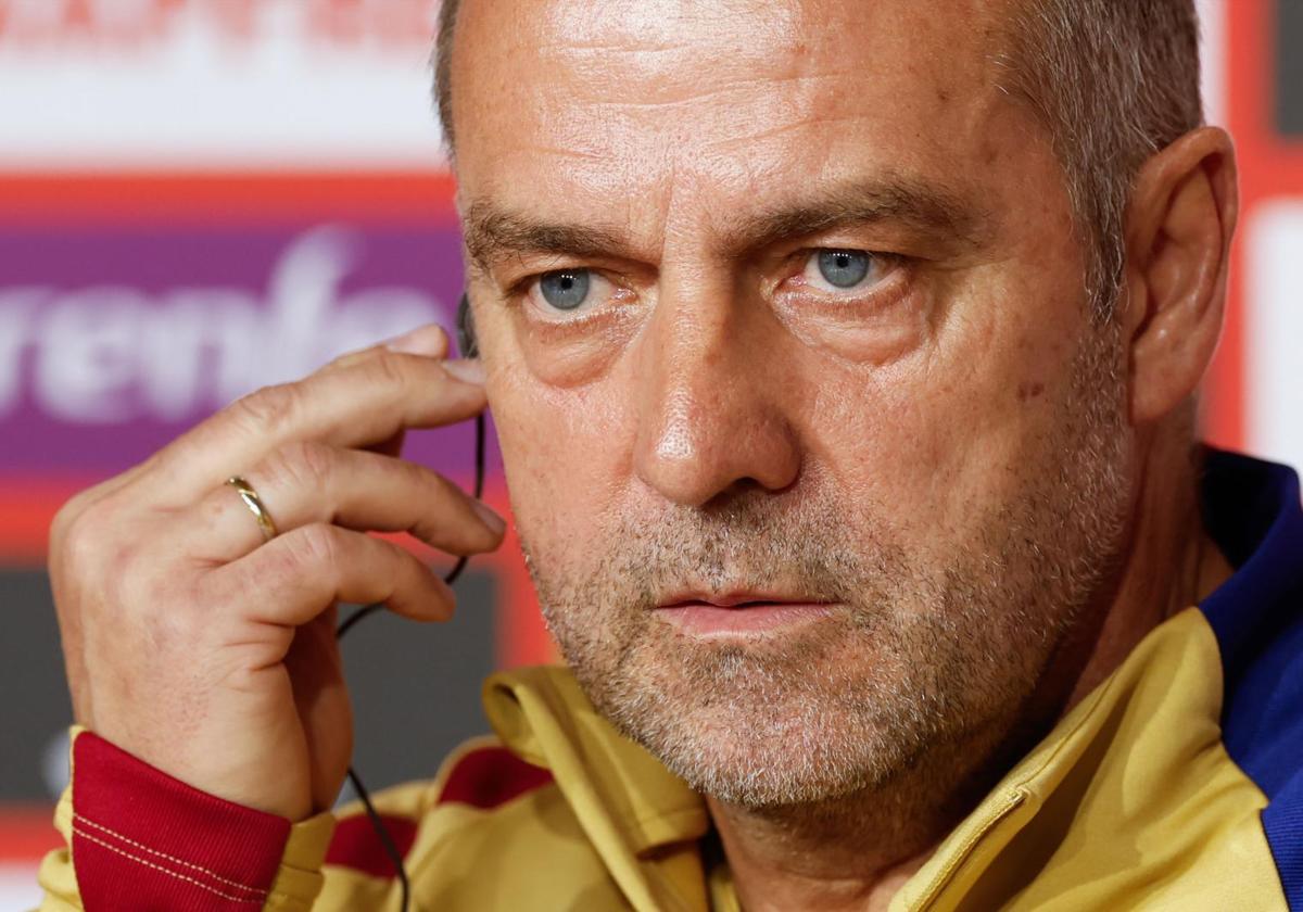 Hansi Flick, durante la rueda de prensa en el Estadio de La Cartuja.
