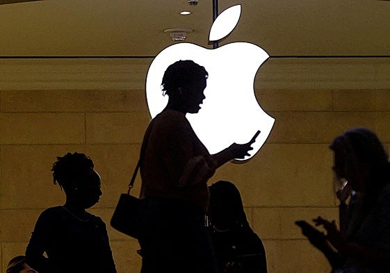 Apple planea trasladar la producción del iPhone desde China a India.