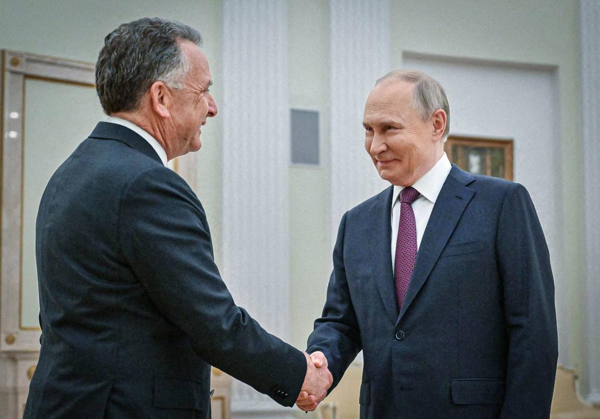 El enviado especial de Estados Unidos, Steve Witkoff, este viernes con el presidente ruso, Vladímir Putin.