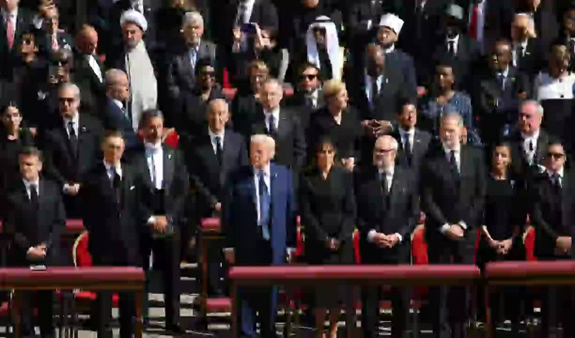 El cordial saludo de Trump a Felipe VI y Leticia antes durante el Funeral del Papa Francisco