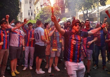 Detenido un aficionado del Barça por romperle la nariz a uno del Madrid en Sevilla