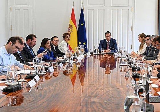 Pedro Sánchez preside el Consejo de Seguridad Nacional en Moncloa.