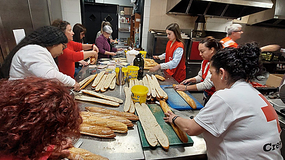 L'Albi, una localidad de Lleida, rescata un AVE entero