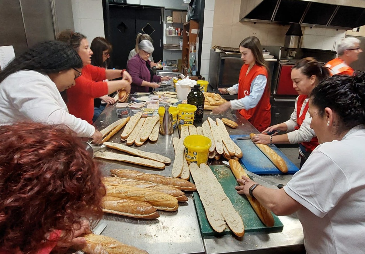 L'Albi, una localidad de Lleida, rescata un AVE entero